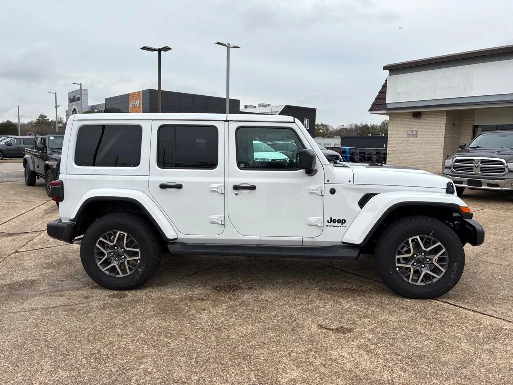 New 2025 Bright White Clear-Coat Exterior Paint Jeep Sahara image 7