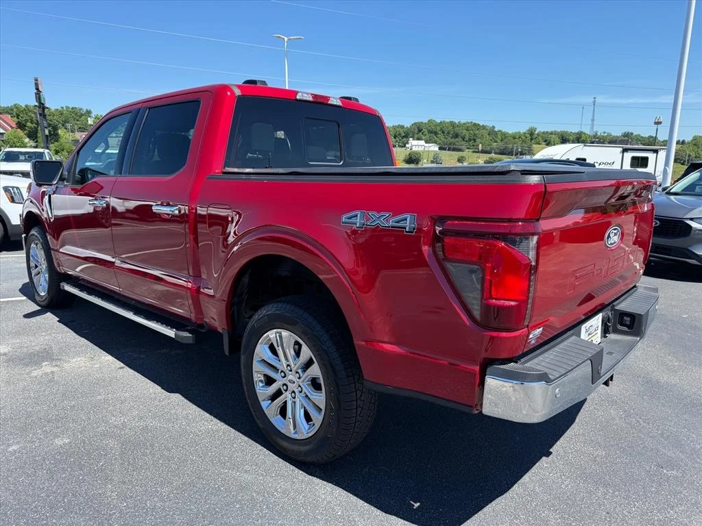 Used 2025 Red Ford XLT image 5
