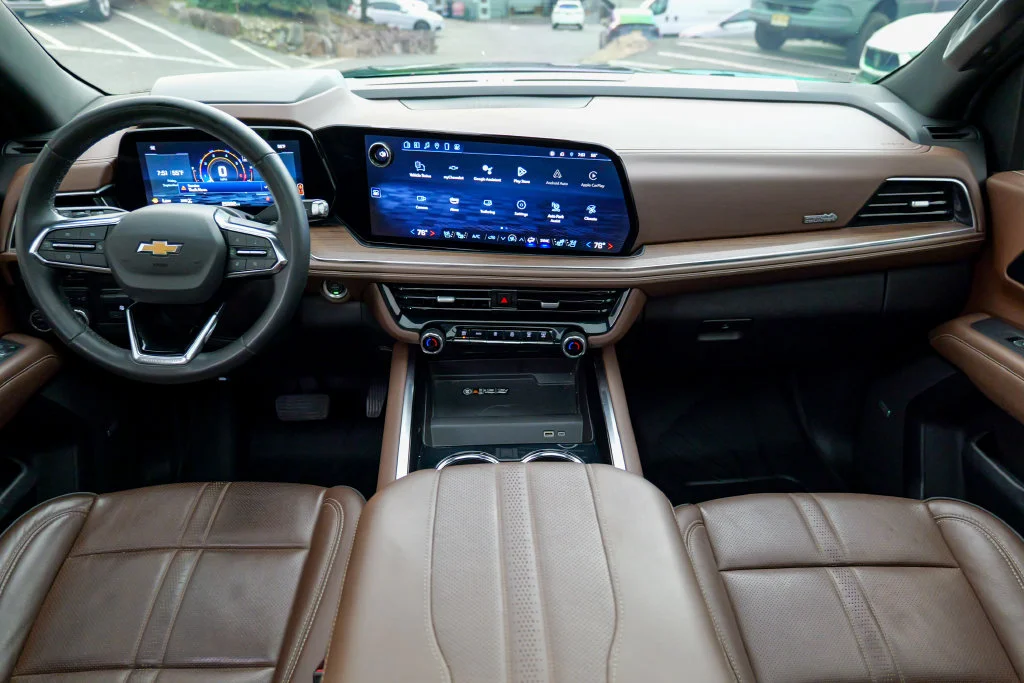 Used 2025 Black Chevrolet High Country image 43