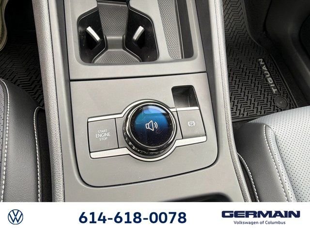 New 2026 Deep Black Pearl Volkswagen 2.0T SE image 27