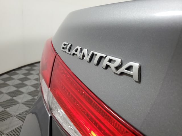 Used 2013 Gray Hyundai GLS image 7