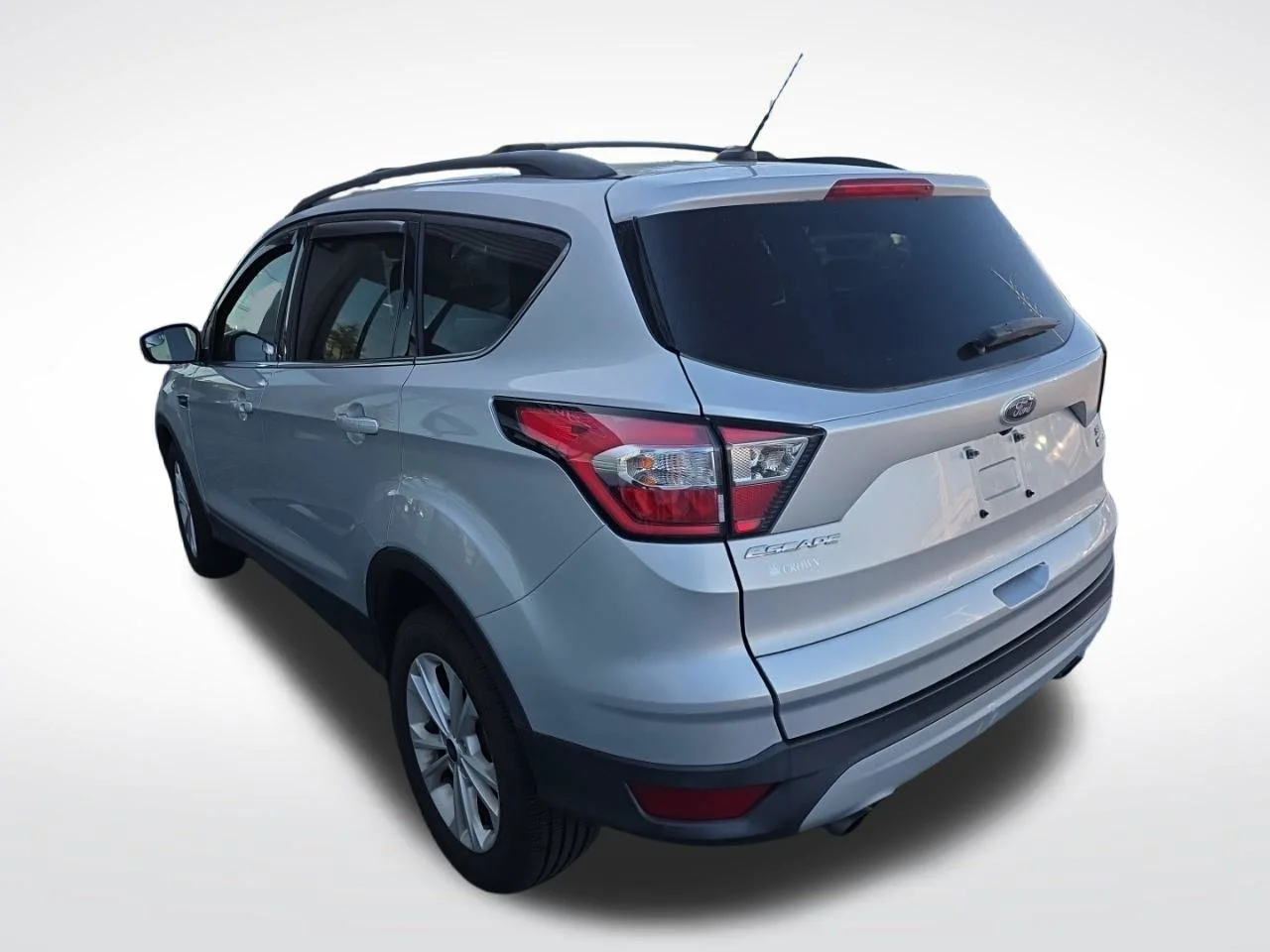 Used 2018 Ingot Silver Ford SE image 9