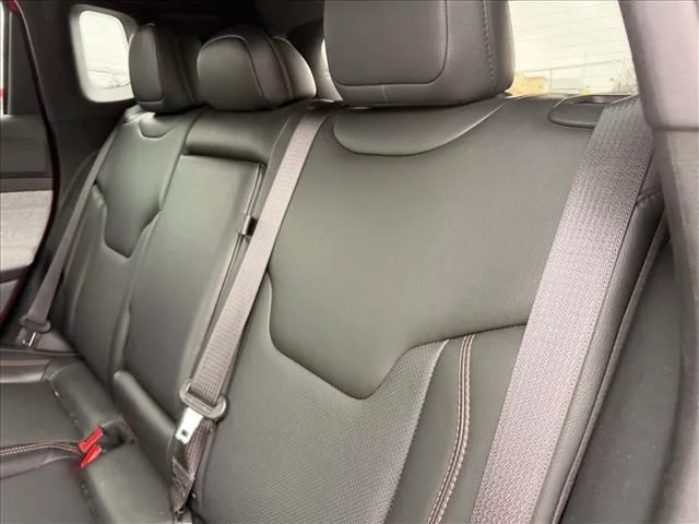 Used 2023 Red Jeep Latitude Lux image 11