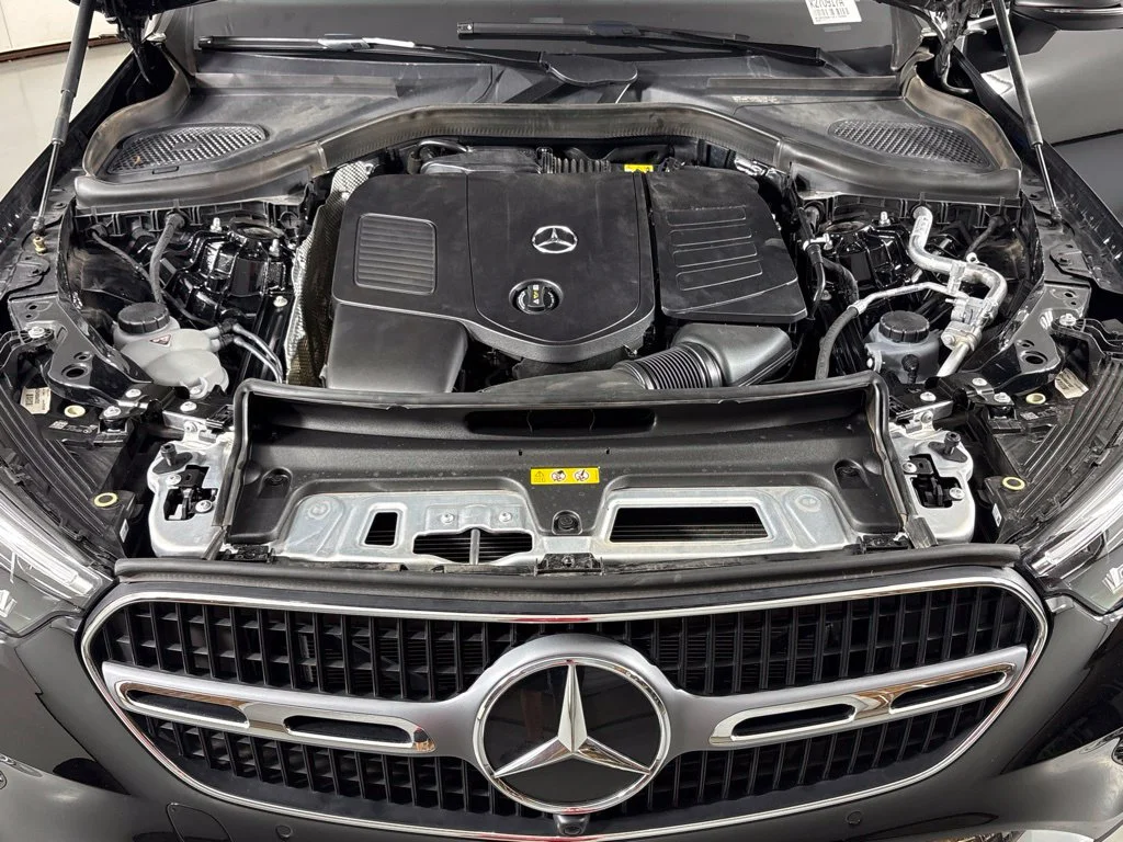 Used 2025 White Mercedes-Benz GLC 300 image 41