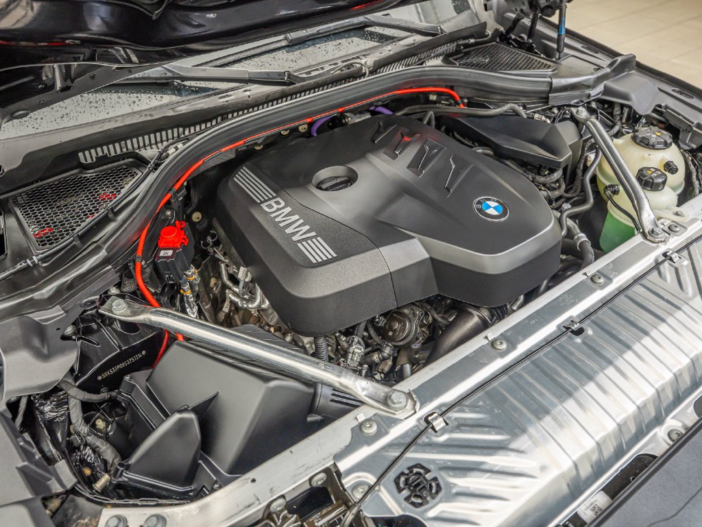 Used 2025 Black Sapphire Metallic BMW 30 xDrive image 46