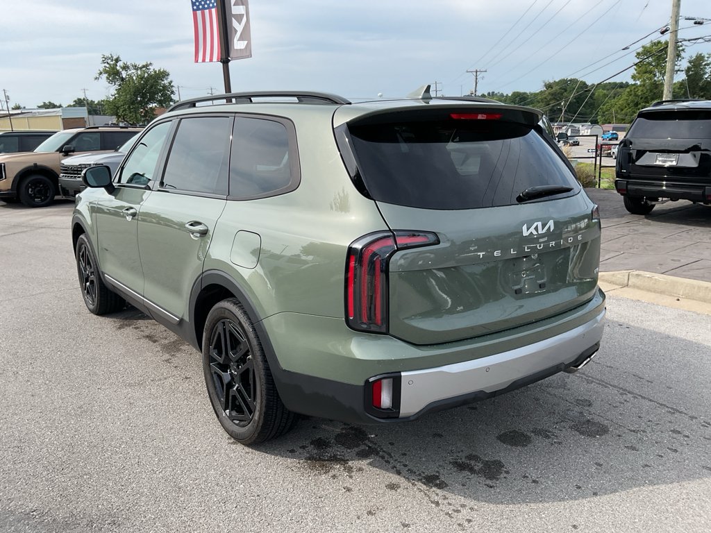 Used 2023 Jungle Green Kia EX X-Line image 8