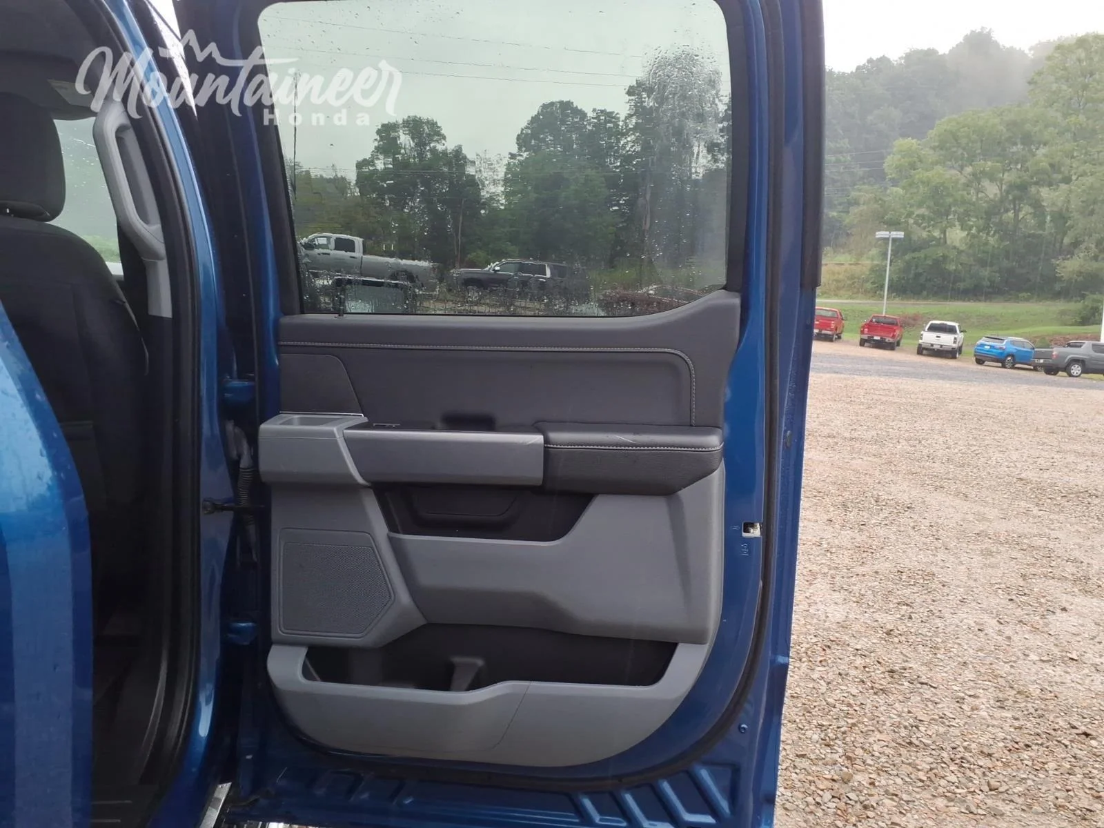 Used 2024 Atlas Blue Ford XLT image 22