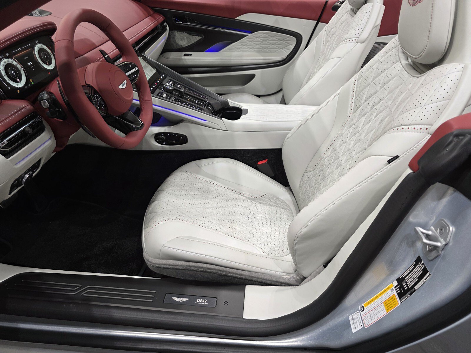 2026 Aston Martin DB12 Base - Photo 17