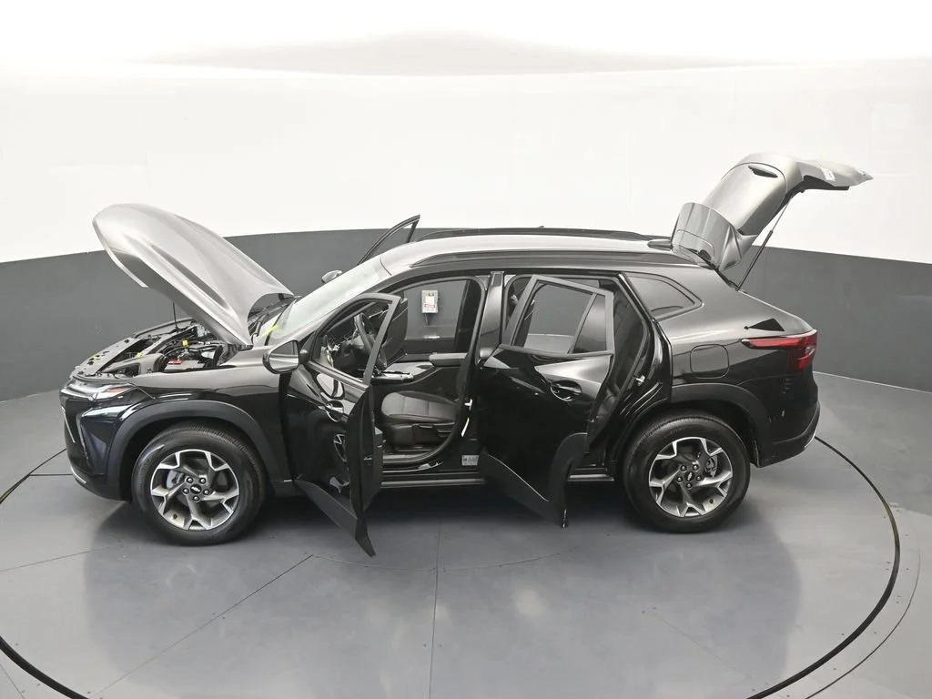 Used 2025 Mosaic Black Metallic Chevrolet LT image 62