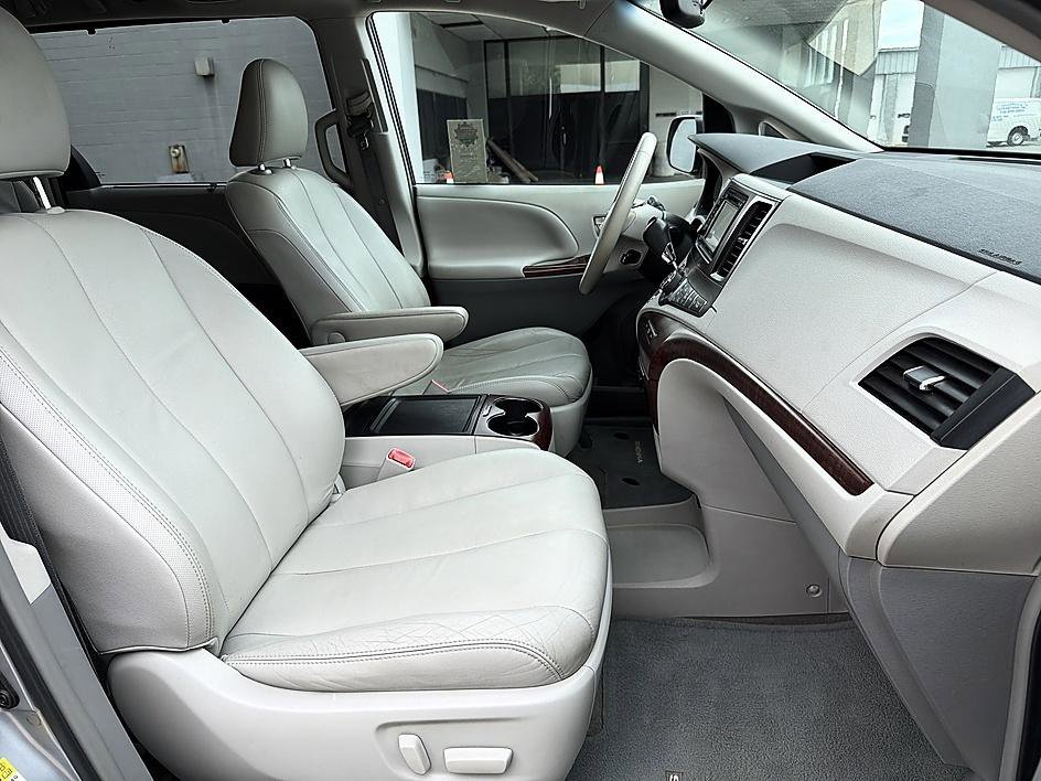 Used 2013 Silver Sky Metallic Toyota XLE image 20