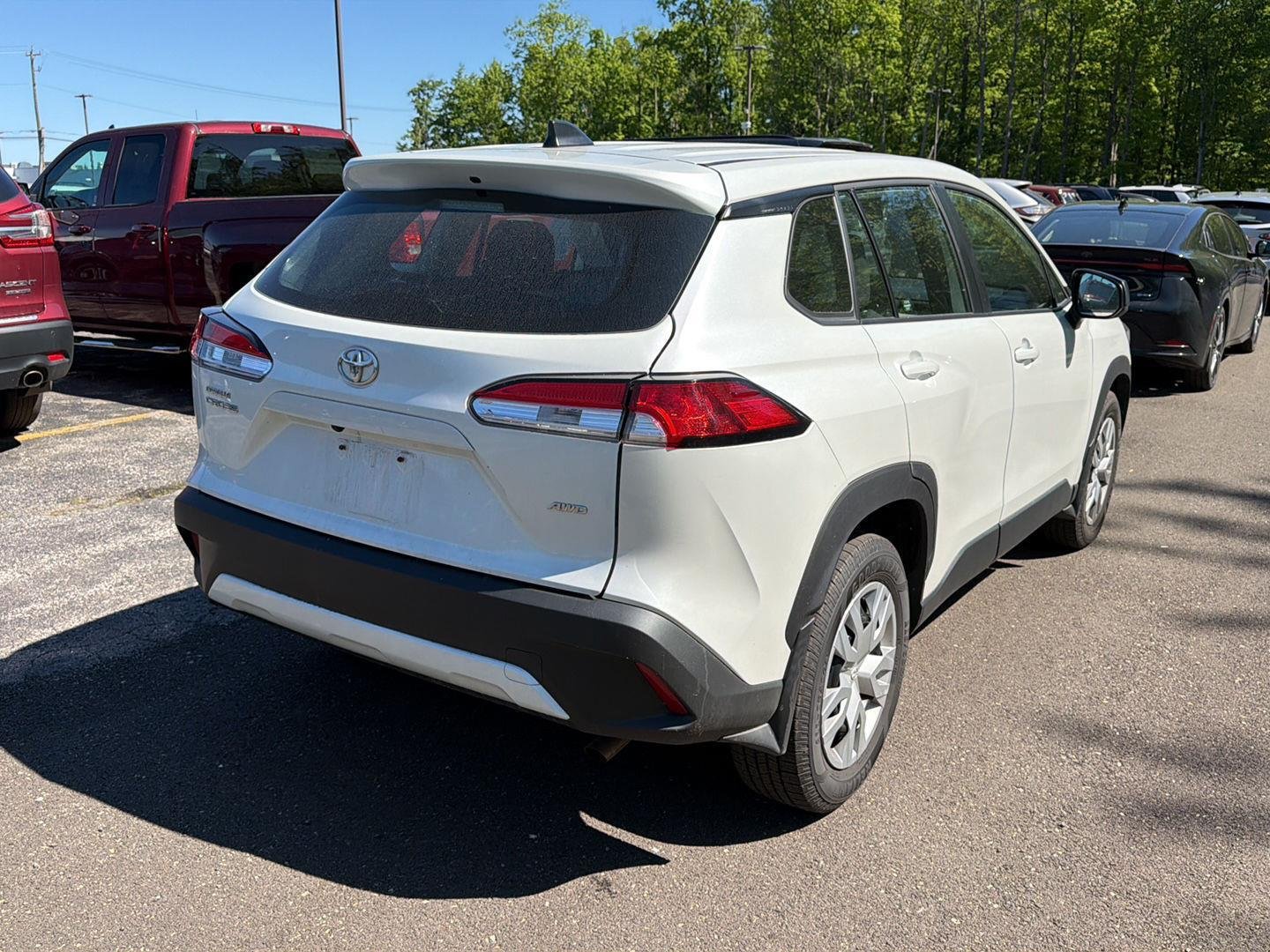 Used 2022 Wind Chill Pearl Toyota L image 10