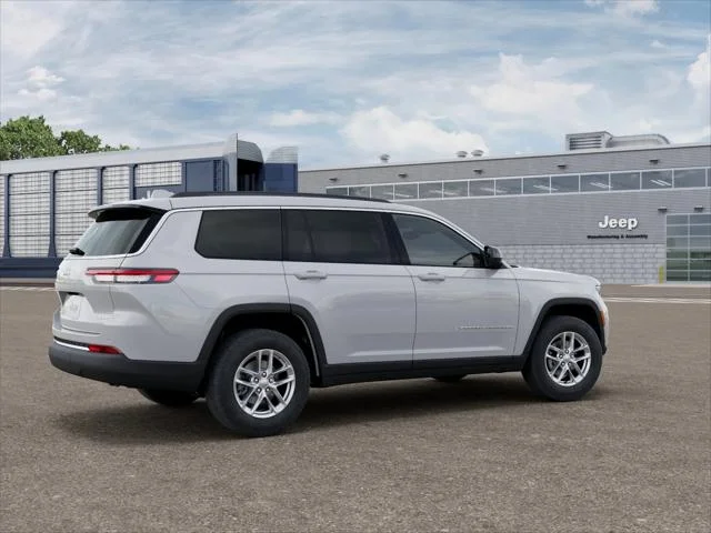 New 2026 Bright White Clear-Coat Exterior Paint Jeep Laredo X image 2