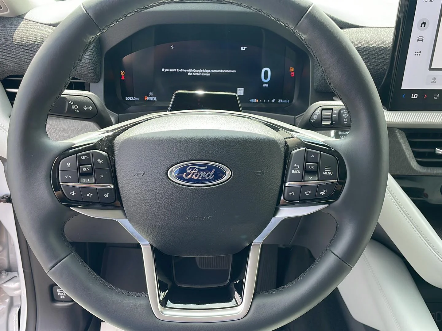 New 2026 Space White Metallic Ford Platinum image 12