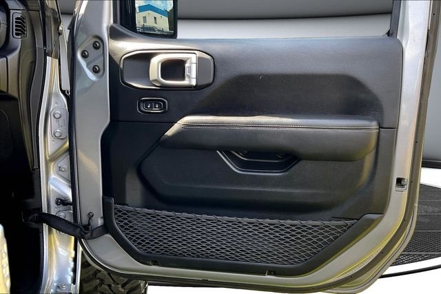 Used 2020 Silver Jeep Unlimited Sahara image 29