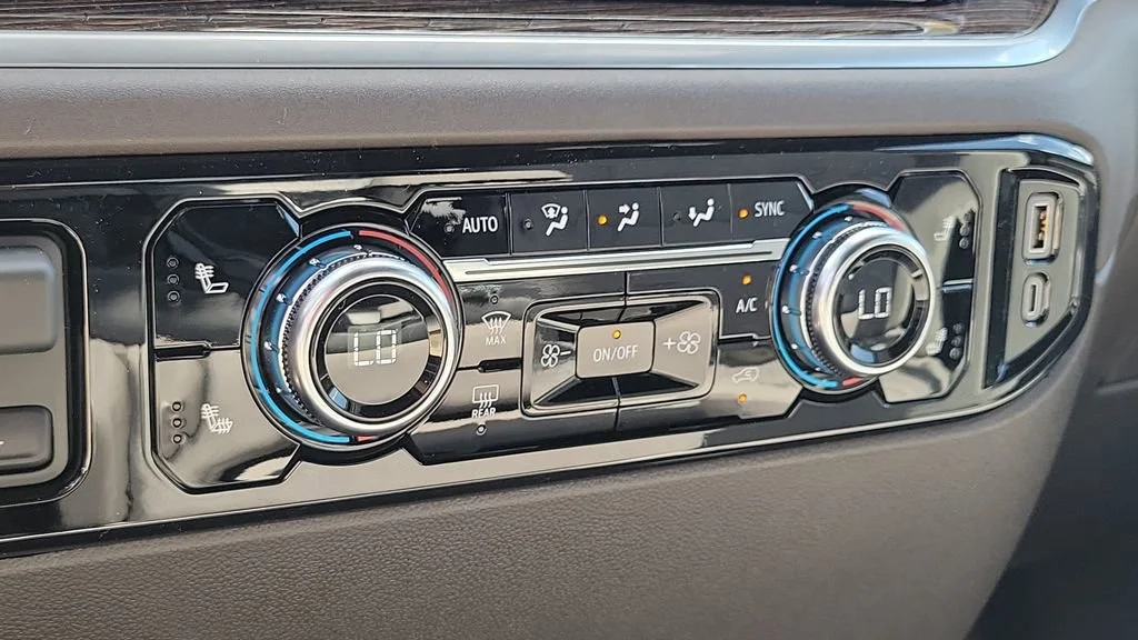 New 2026 Summit White GMC SLE image 22