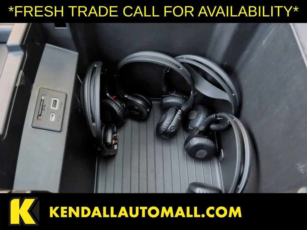 Used 2021 Iridescent Pearl Tricoat Chevrolet High Country image 16