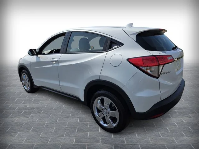 Used 2022 White Honda LX image 6