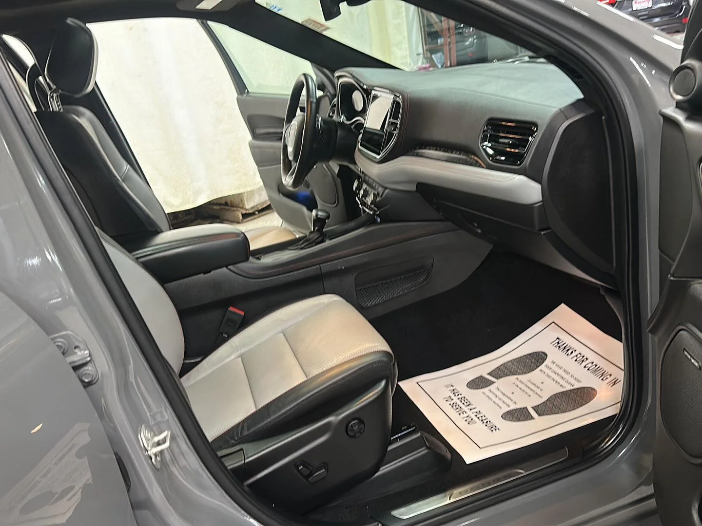 Used 2023 Destroyer Gray Clearcoat Dodge R/T Premium image 30