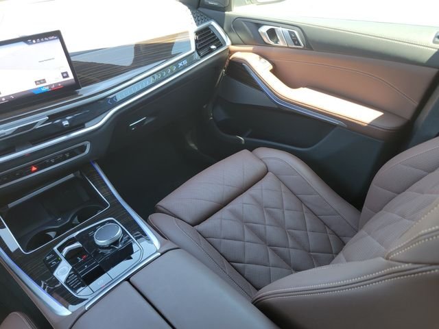 Certified Used 2024 White BMW xDrive40i image 17