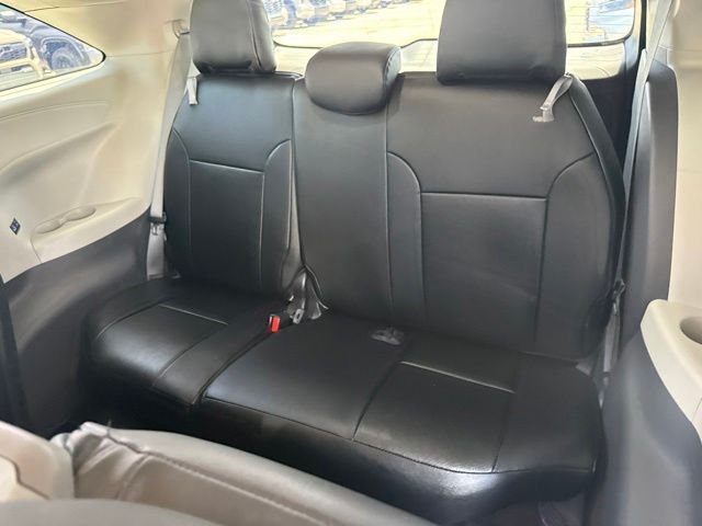 2022 Toyota Sienna LE - Photo 13