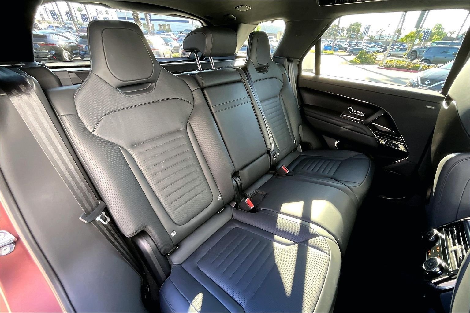 Used 2025 Brown Land Rover SV Edition Two image 27