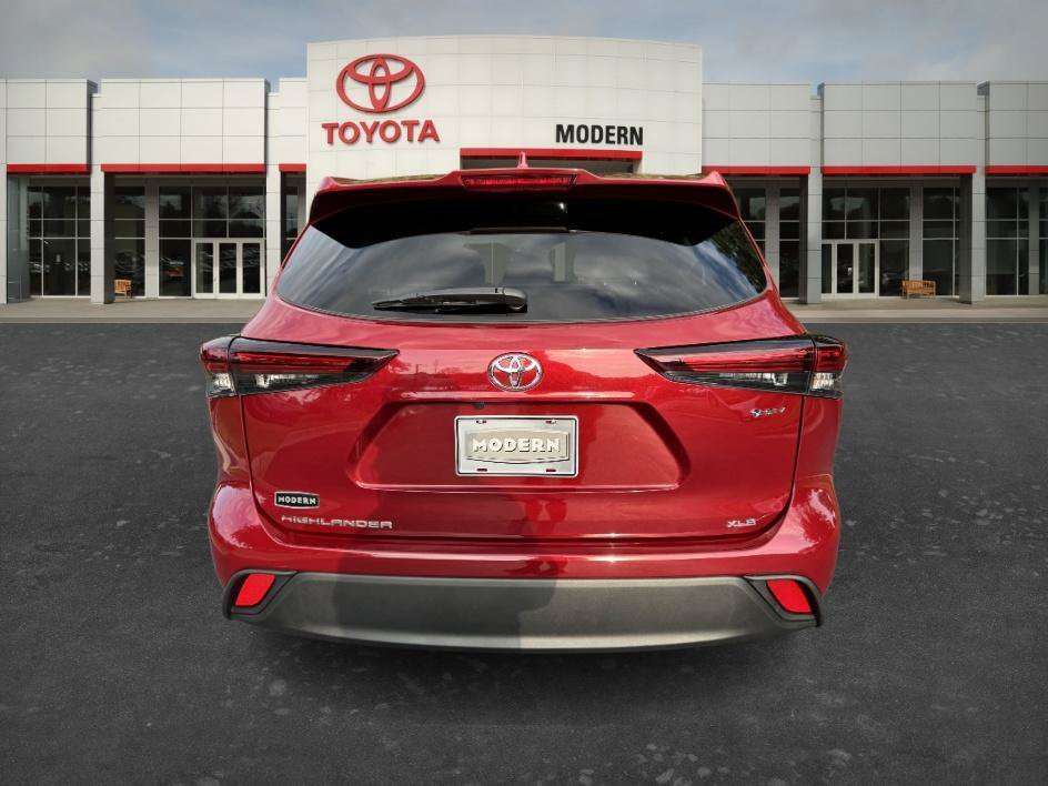 Used 2026 Ruby Flare Pearl Toyota Hybrid XLE image 6
