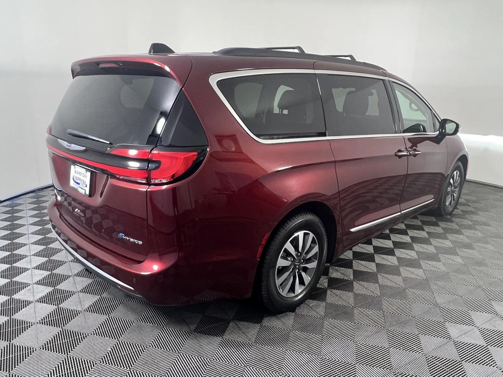 Used 2023 Velvet Red Pearlcoat Chrysler Hybrid Limited image 3