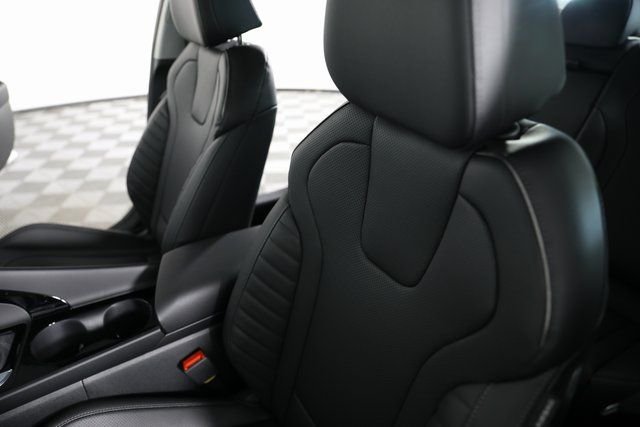 2025 Hyundai Elantra Limited - Photo 18