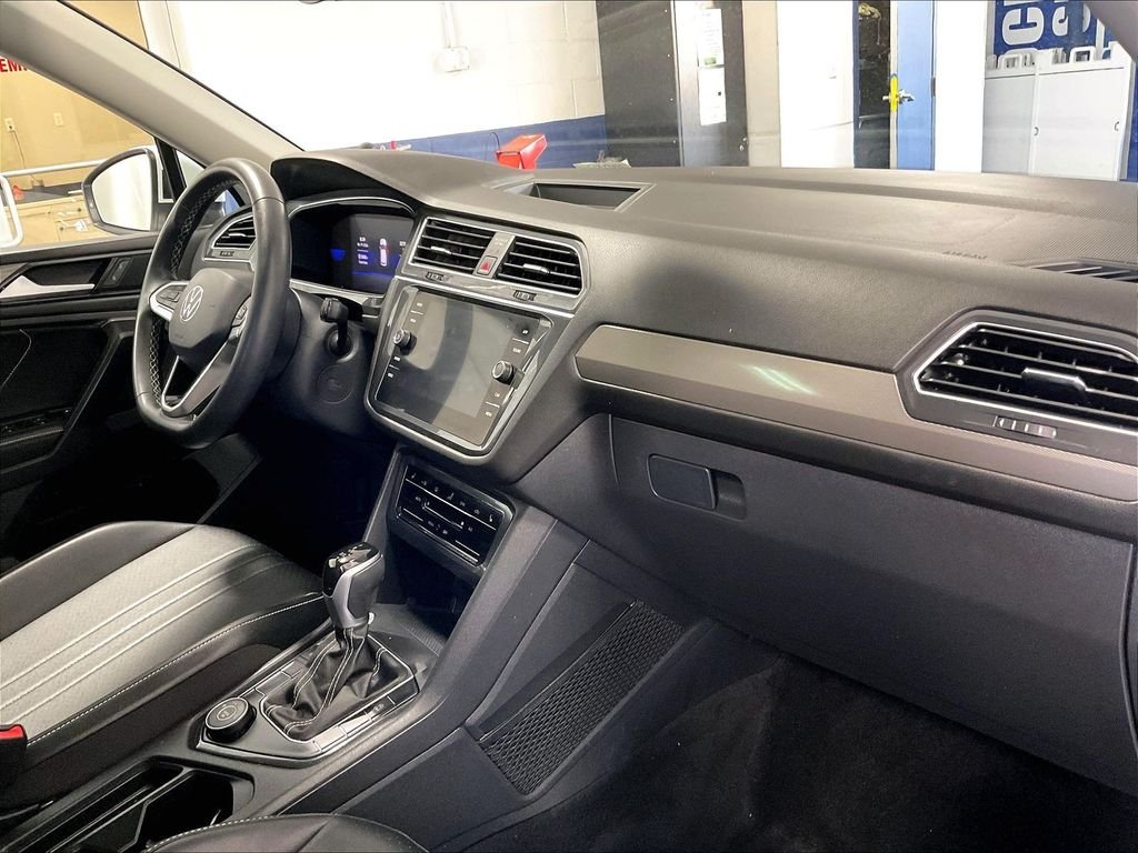 Used 2022 White Volkswagen 2.0T SE image 14