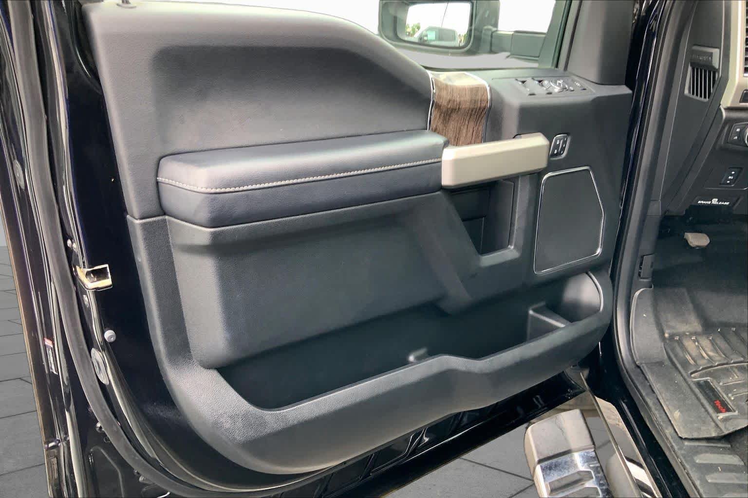 Used 2018 Shadow Black Ford LARIAT image 20