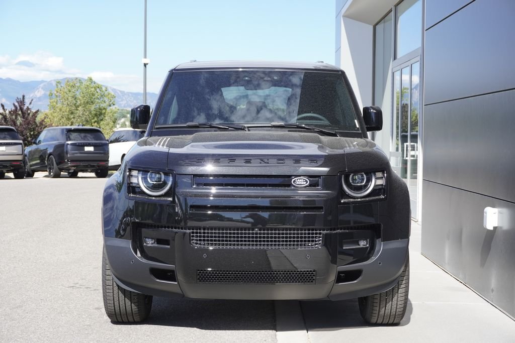 New 2026 Santorini Black Land Rover S image 5
