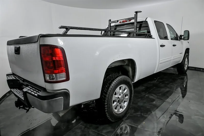 Used 2013 Summit White GMC SLE image 9