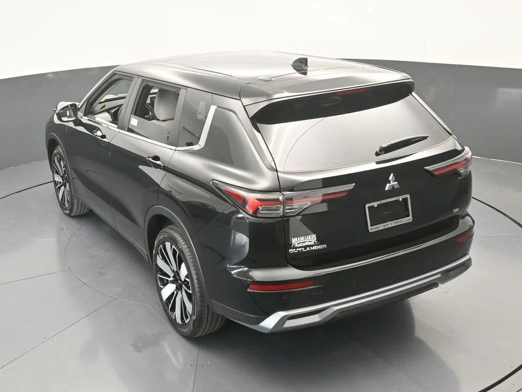 New 2026 Black Diamond Mitsubishi SE image 54