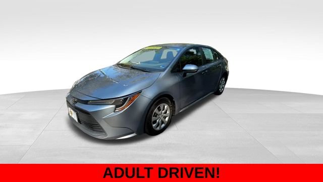 Used 2024  Toyota LE image 2