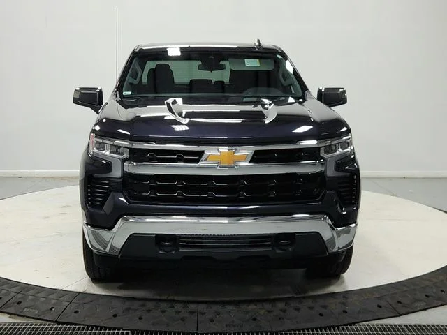 Used 2024 Gray Chevrolet LT image 3