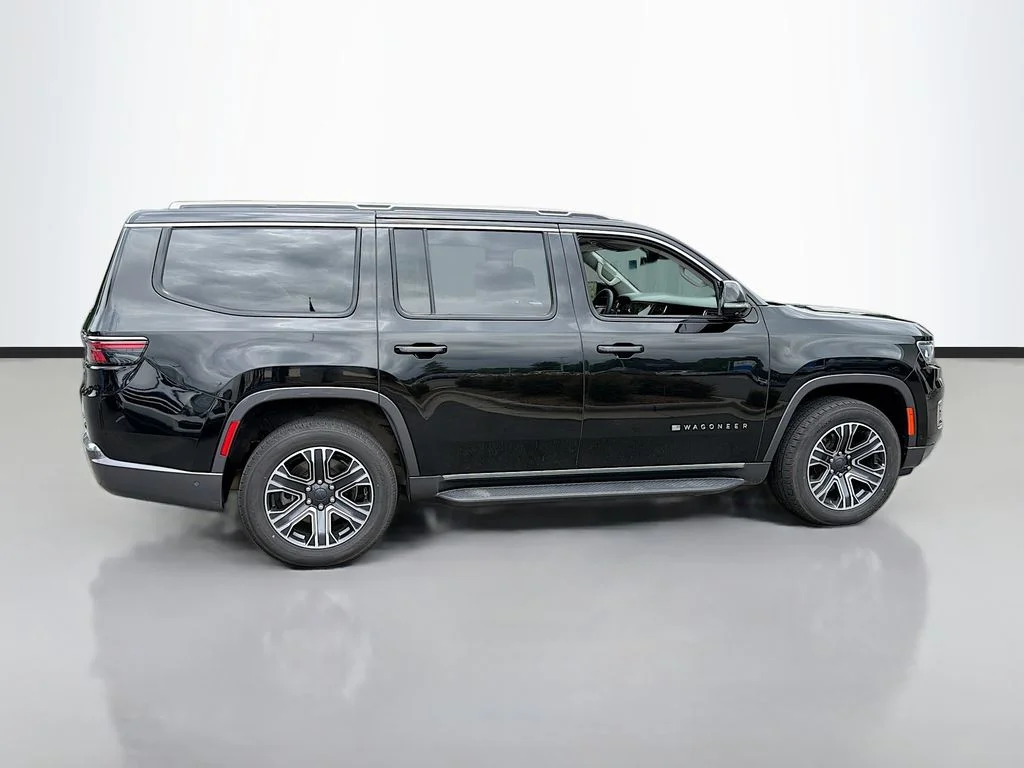 Used 2022 Diamond Black Jeep Series III image 4