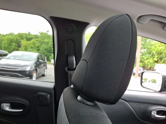Used 2023 Black Jeep Altitude image 13