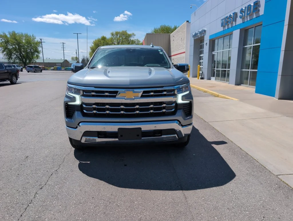 2025 Chevrolet Silverado 1500 LTZ - Photo 3