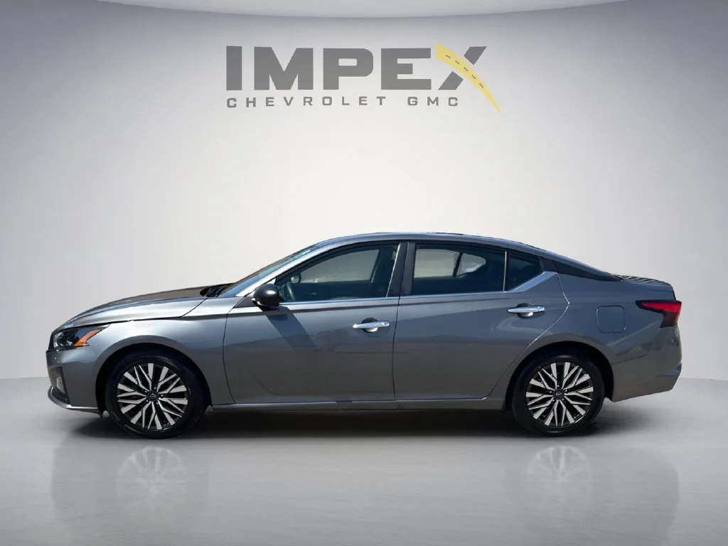 Used 2025 Charcoal Nissan SV image 2