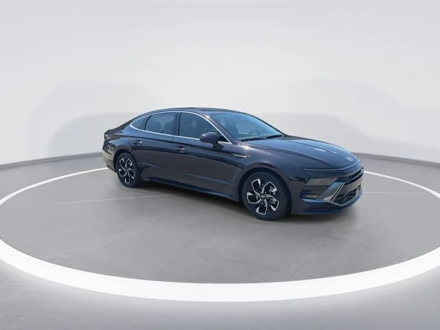 Used 2025 Blue Hyundai SEL image 2