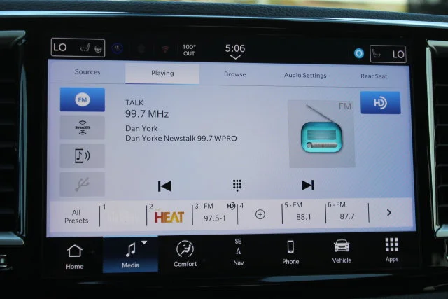 Used 2024 White Chrysler Select Road Tripper image 6
