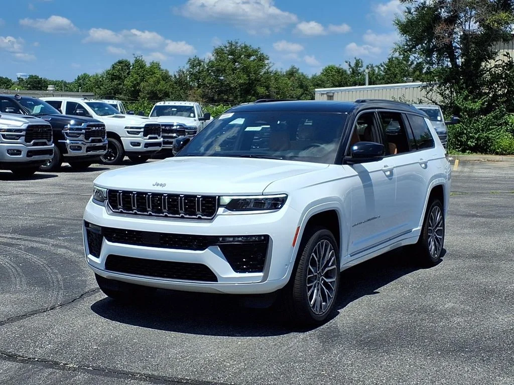 New 2026 Bright White Clear-Coat Exterior Paint Jeep Summit image 2