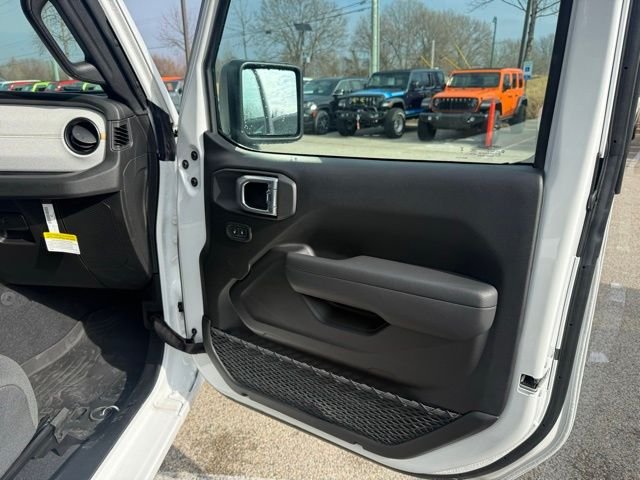 New 2026 Bright White Clear-Coat Exterior Paint Jeep Sport image 22