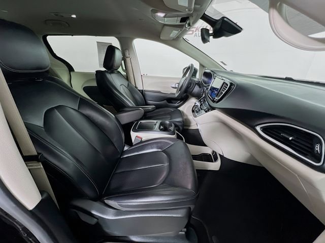 2024 Chrysler Pacifica Touring L - Photo 40