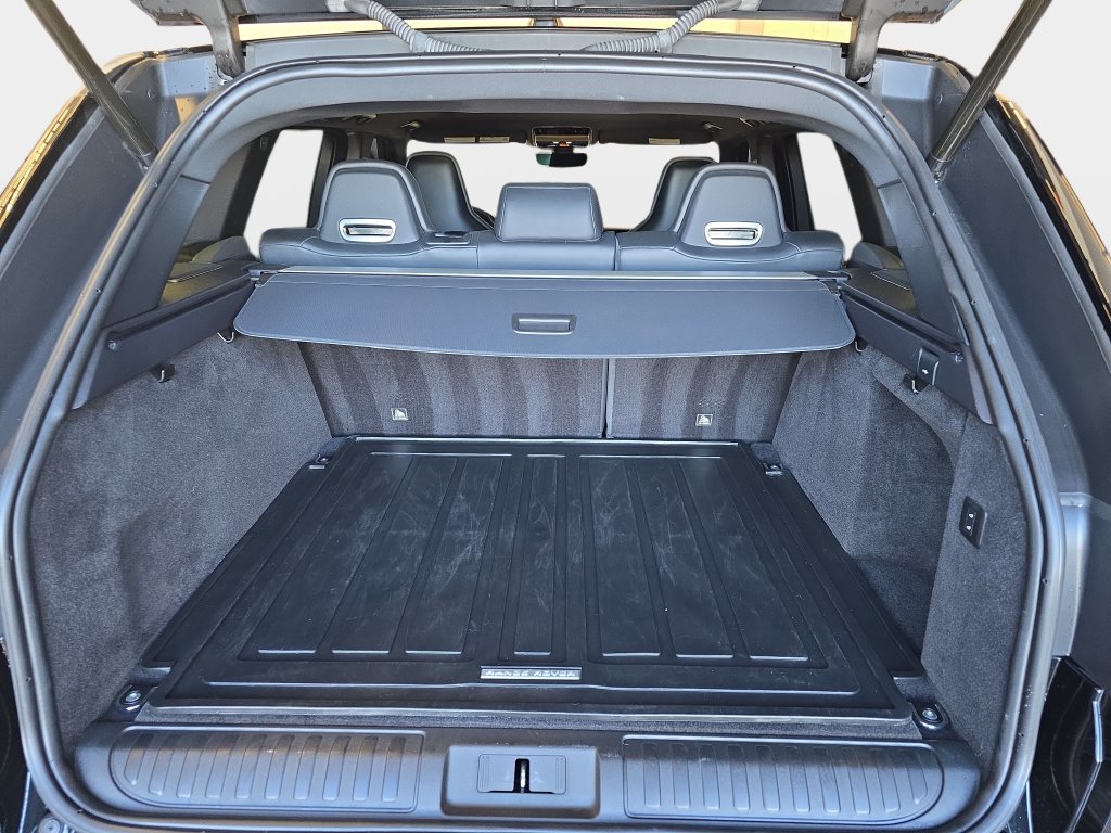 Used 2020 Black Land Rover SVR image 14