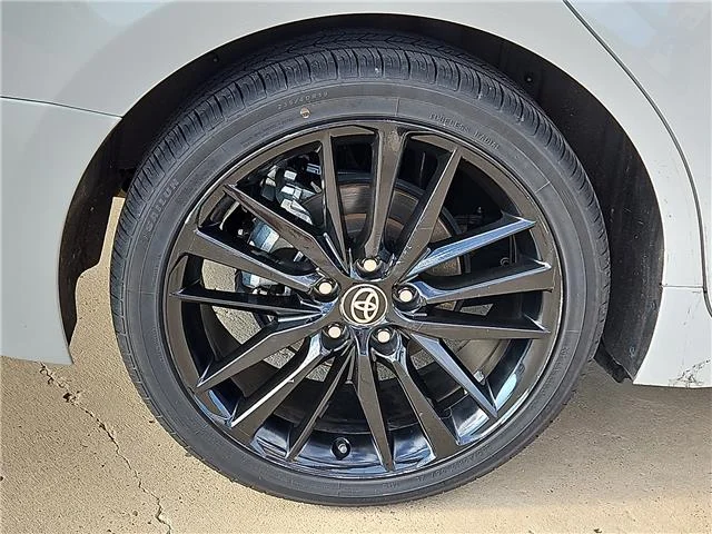 Used 2024 Wind Chill Pearl Toyota XSE Front-Wheel Drive image 4
