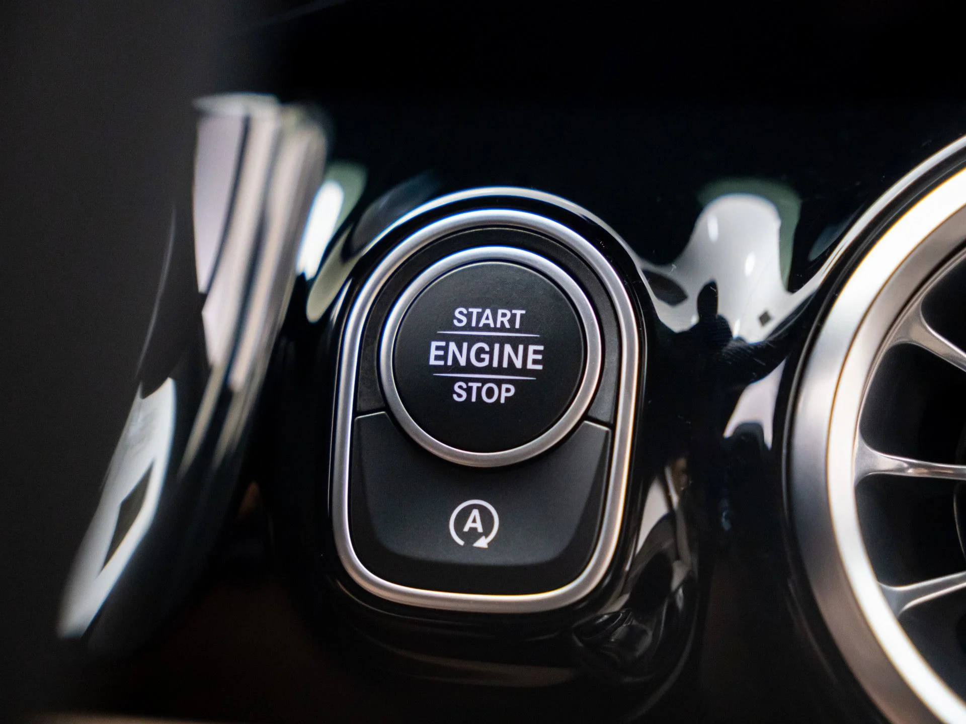 New 2026 White Mercedes-Benz GLA 250 image 22