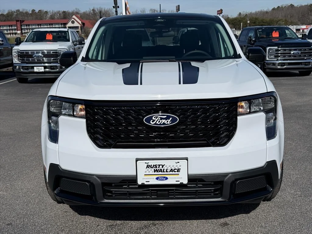 New 2026 Oxford White Ford XLT image 3