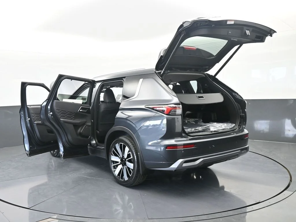 New 2026 Gray Mitsubishi SEL image 86
