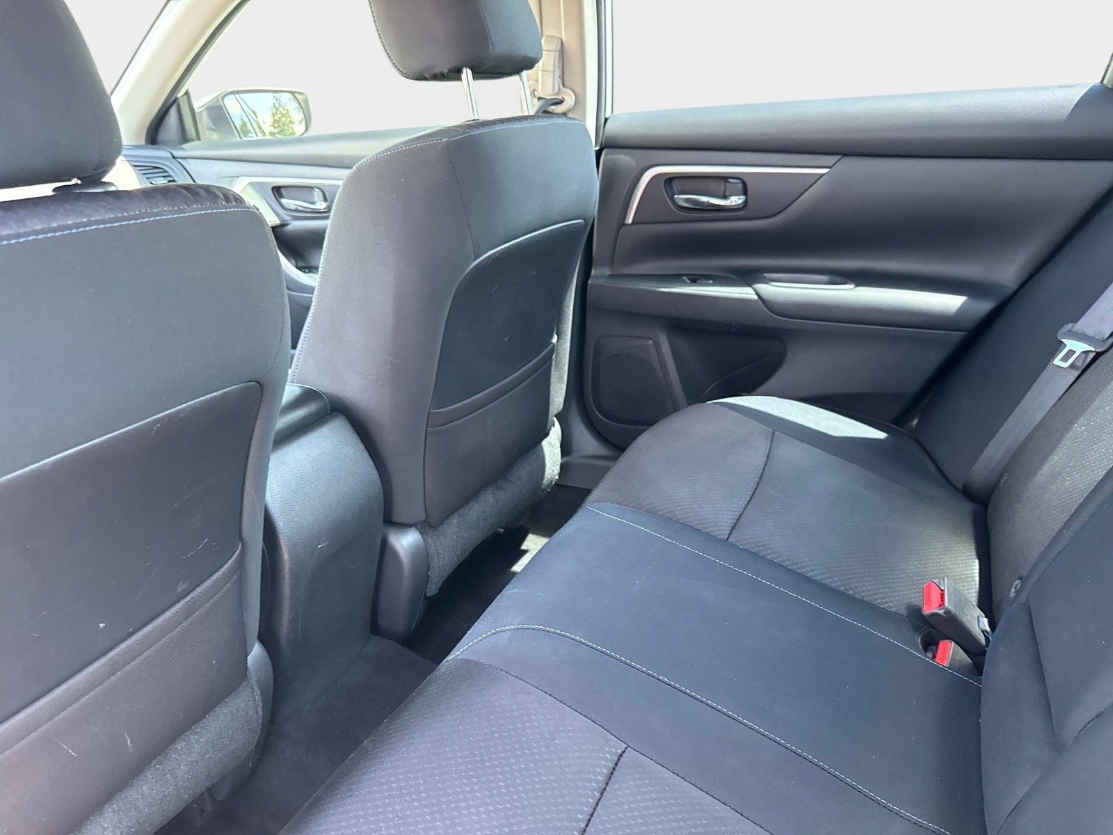 Used 2018 Pearl White Nissan 2.5 SR image 13